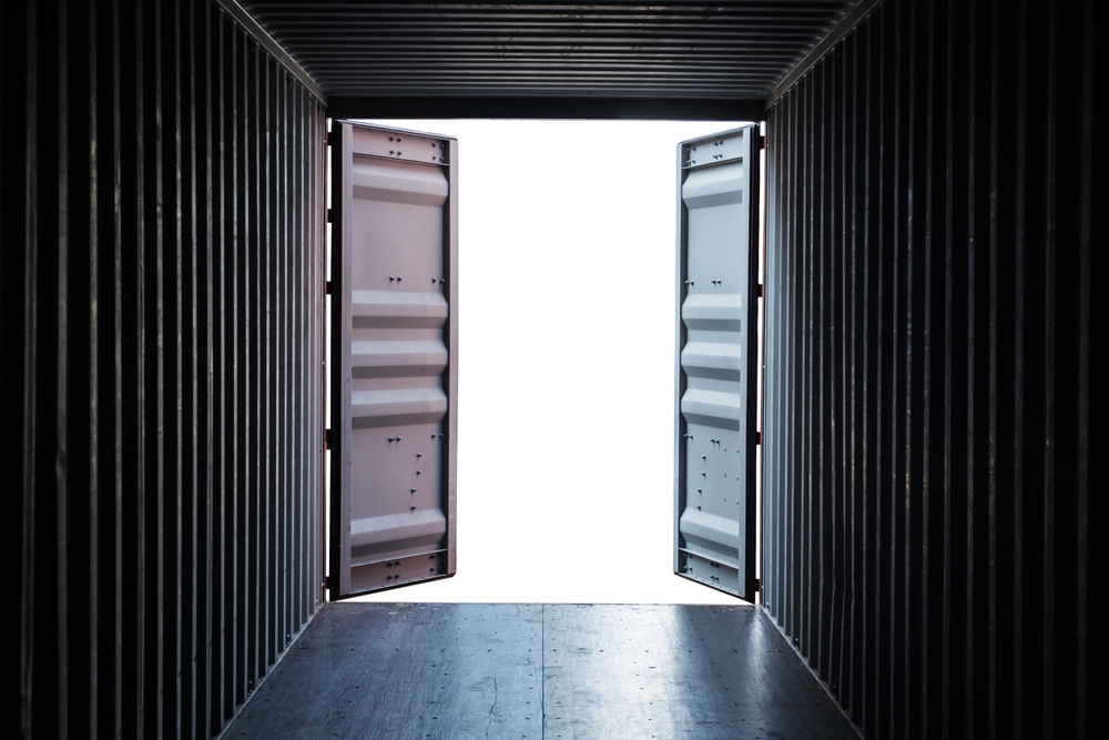 Maintenance Contract Storage: Should Freeport Contractors Rent or Buy?